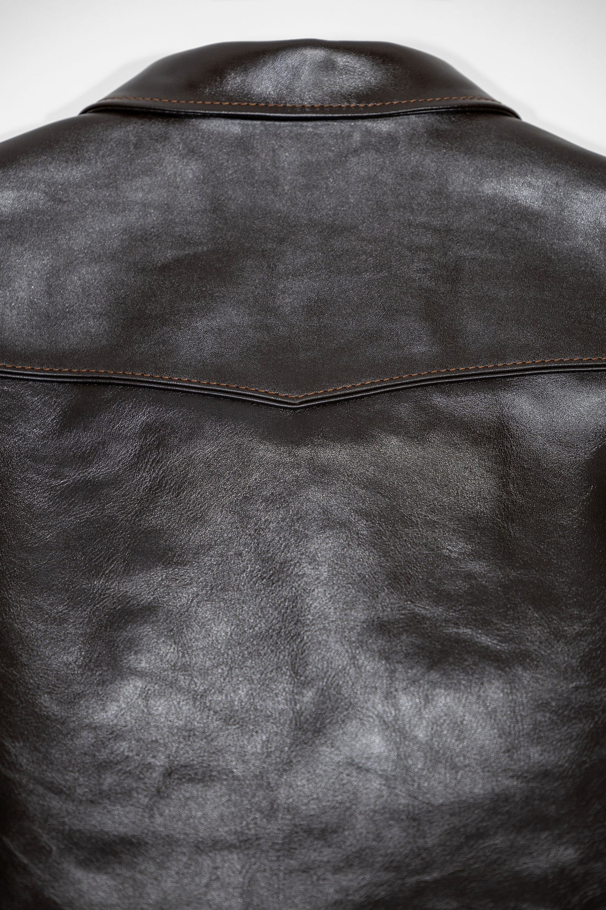 The Flat Head FN-LJ-HS004 Horsehide Quilting Single Riders Jacket - back yoke