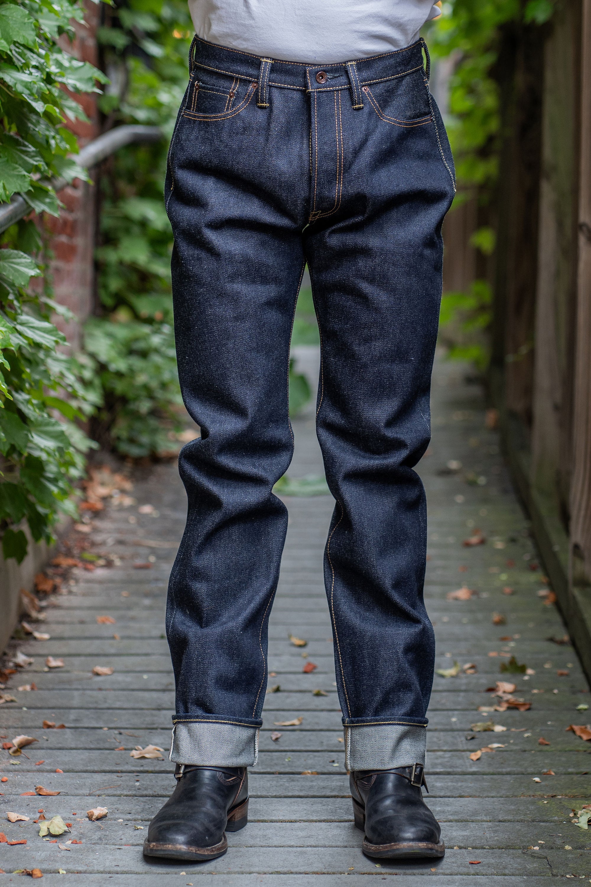 Iron Heart IH-888S-UHR 21/23oz Ultra Heavy Raw Selvedge Denim Medium/High Rise Tapered Cut Jeans - Indigo