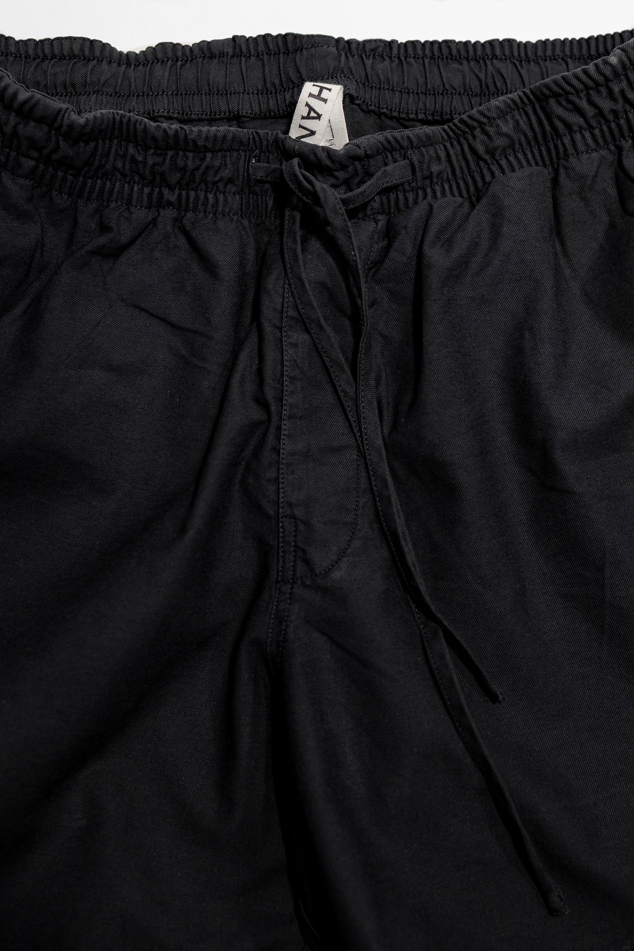 Hansen Garments Janik Casual Drawstring Shorts - Lava. details on draw string & waistband 