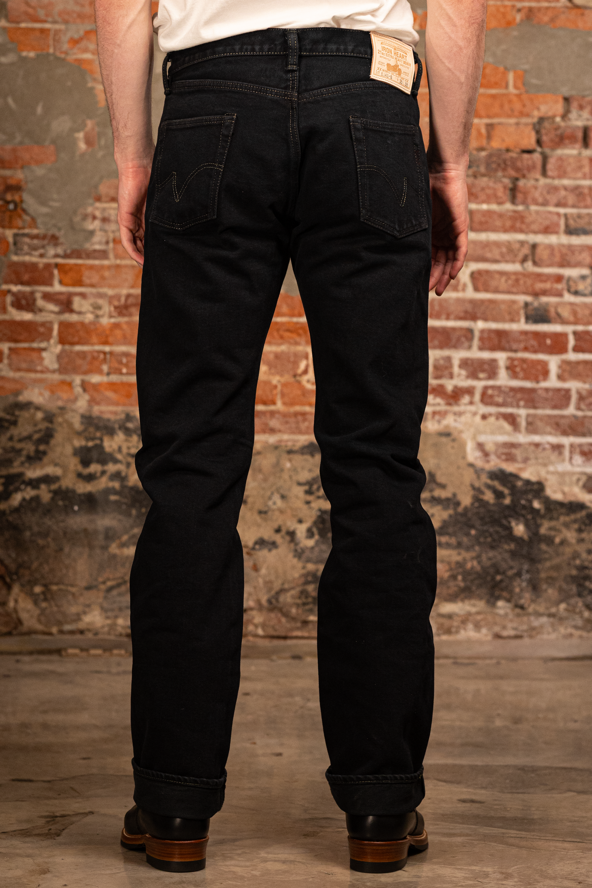 Iron Heart IH-634S-B 21oz Selvedge Denim Straight Cut Jeans Iron Heart IH-634S-B 21oz Selvedge Denim Straight Cut Jeans
