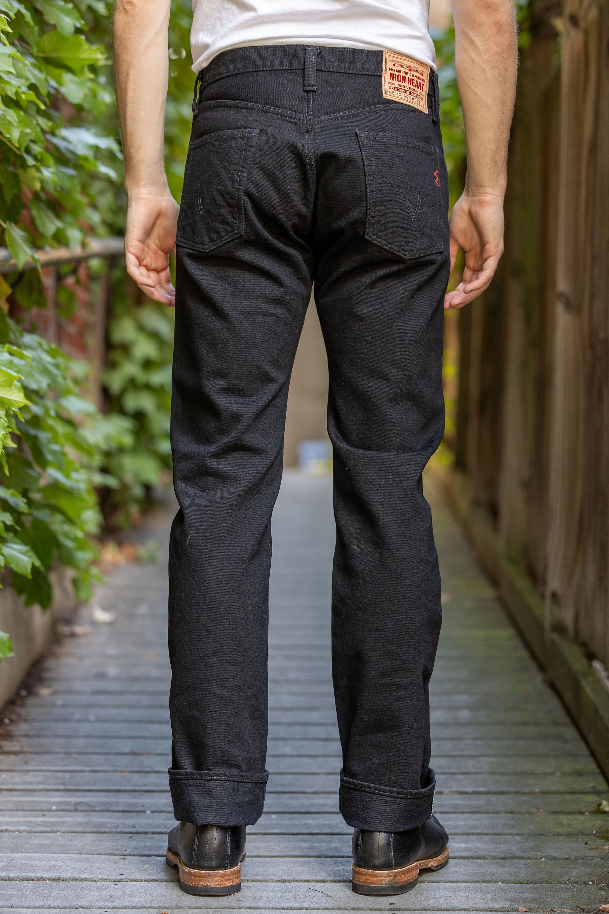 Iron Heart IH-634S-142bb 14oz Selvedge Denim Straight Cut Jeans - Black/Black
