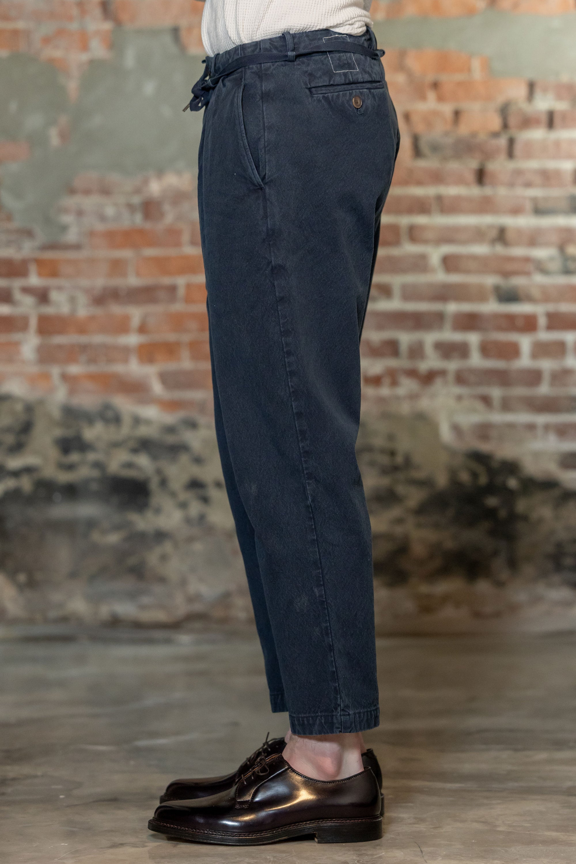 Seuvas 10oz Canvas Tapered 2-Tuck Pants - Logwood