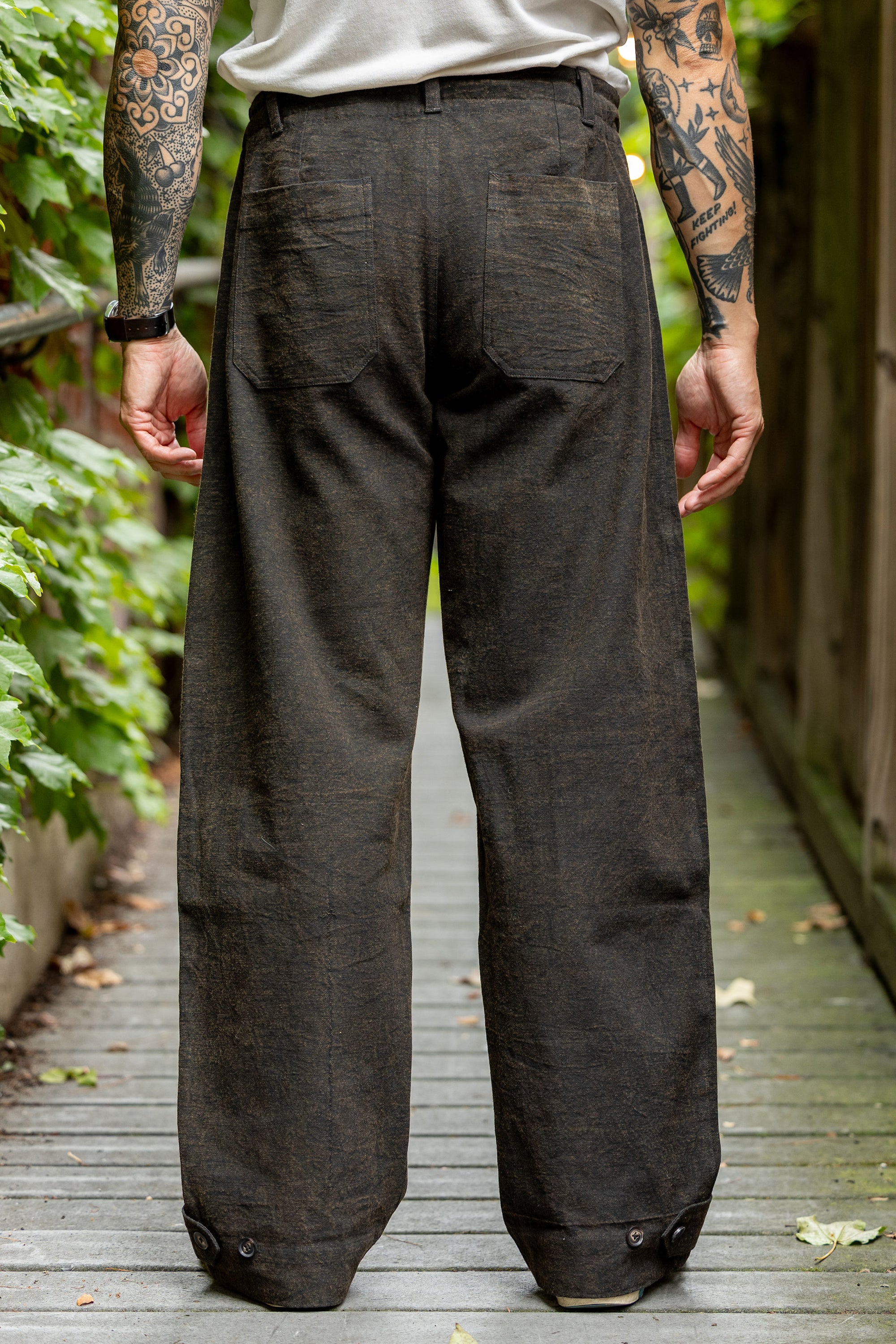 Indi + Ash Raka Pant - Iron Brown Crackle Millwoven Canvas