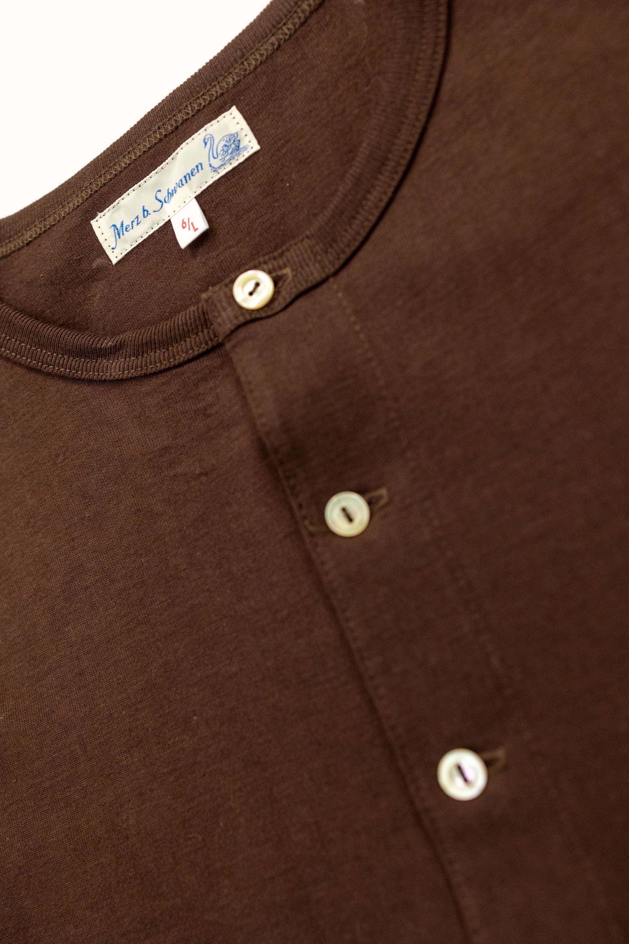 Merz b. Schwanen 206 Henley Long Sleeve - Coffee