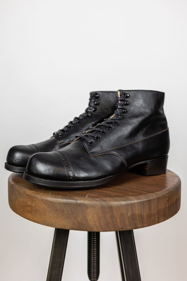 The 2 Monkeys Vaudeville - Black Horsehide - Franklin & Poe