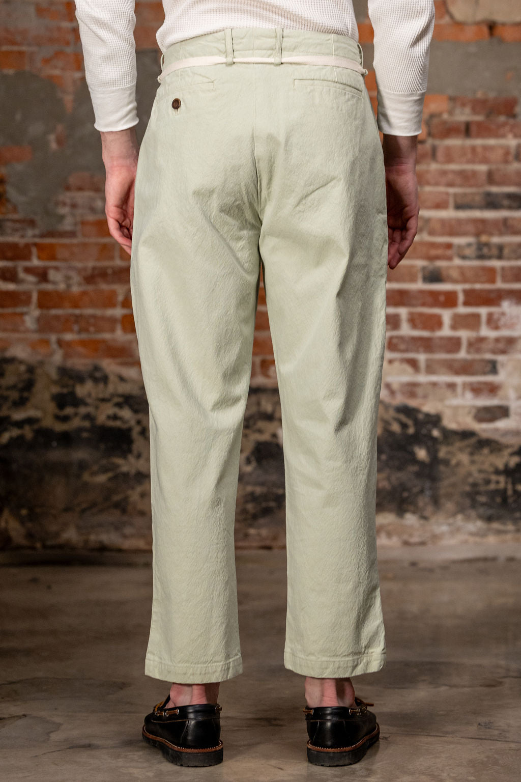 Seuvas Canvas Tapered 2-Tuck Pants (Regular) - Matcha
