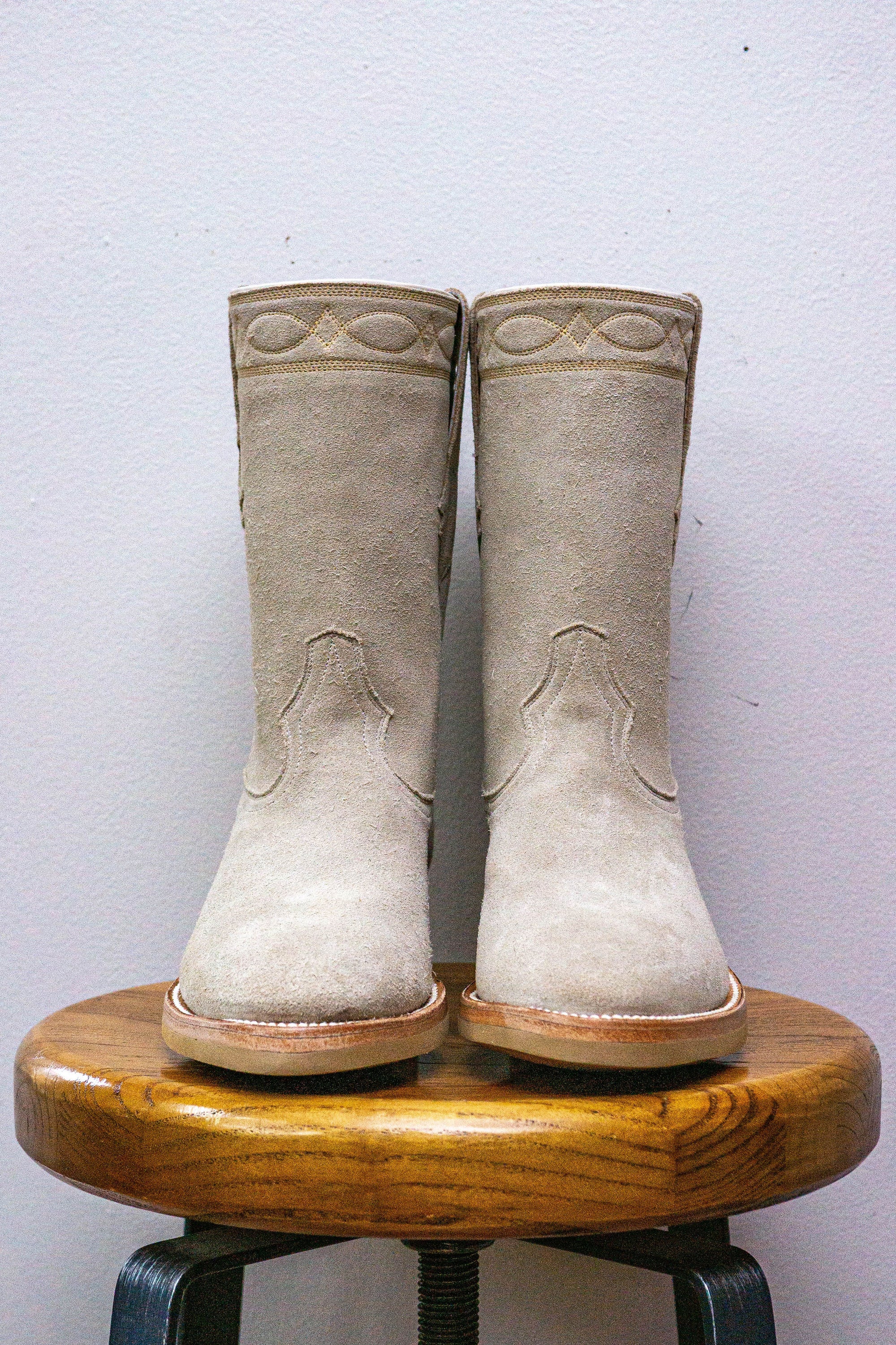 Wythe Roper Boots - Sand Suede