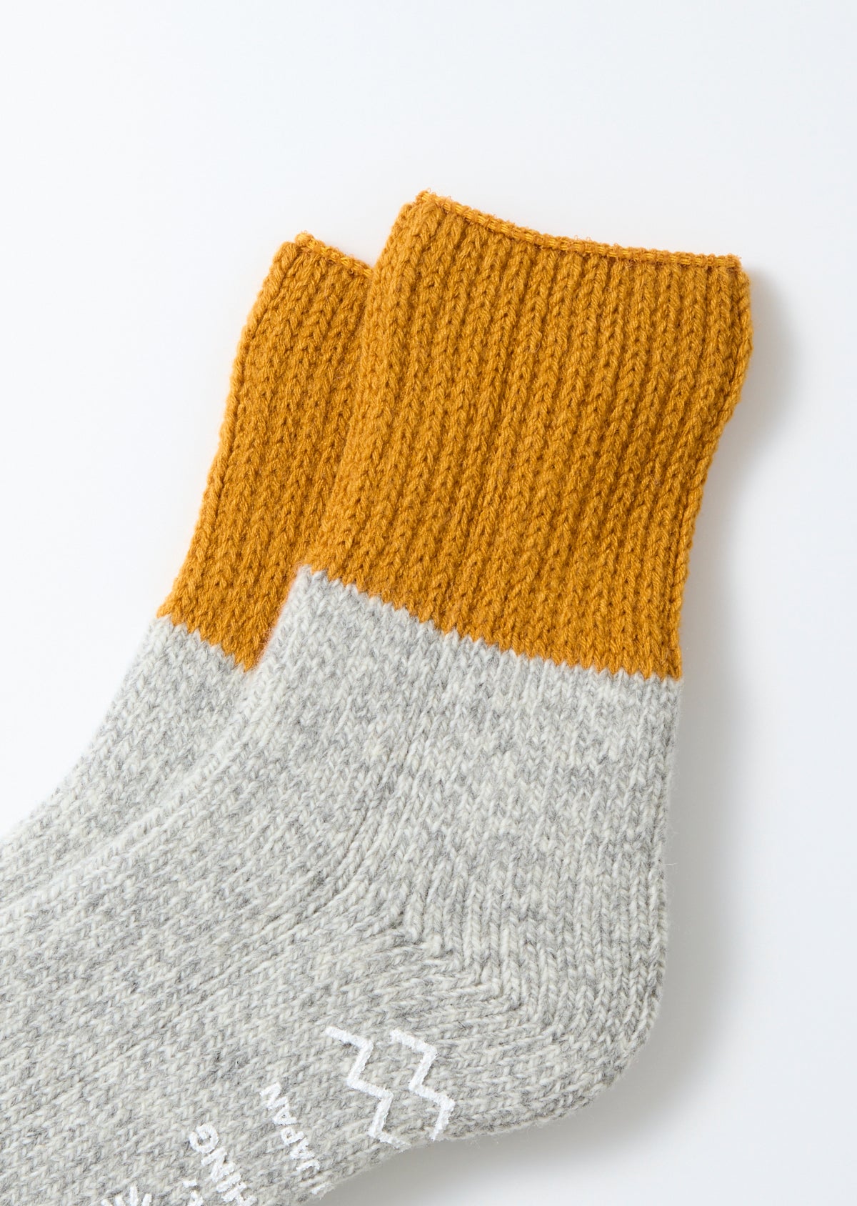 RoToTo R1618 Retro Winter Room Socks - Gold
