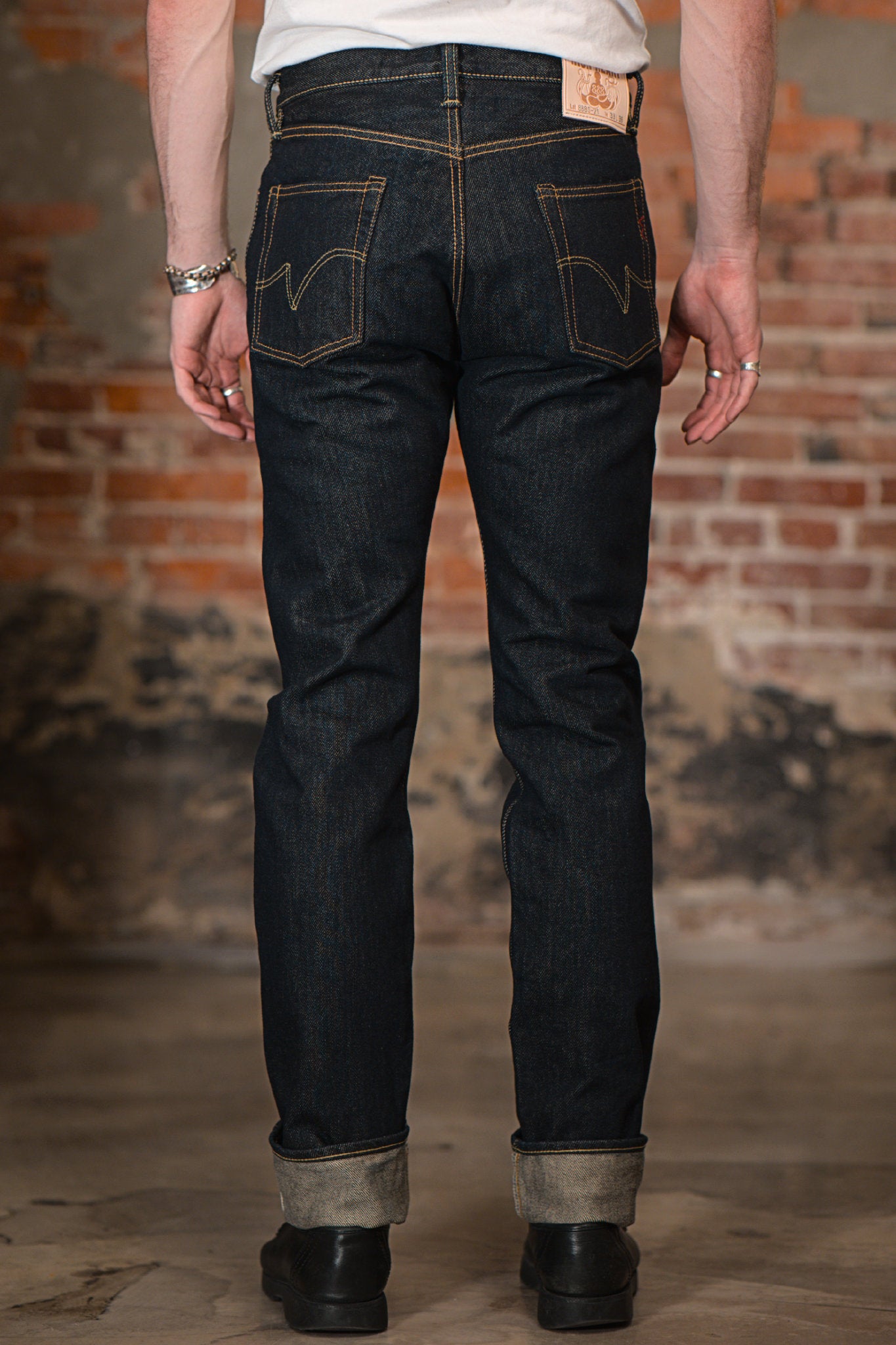 Iron Heart IH-888S-21 21oz Selvedge Denim Medium/High Rise Tapered Cut Jeans - Indigo