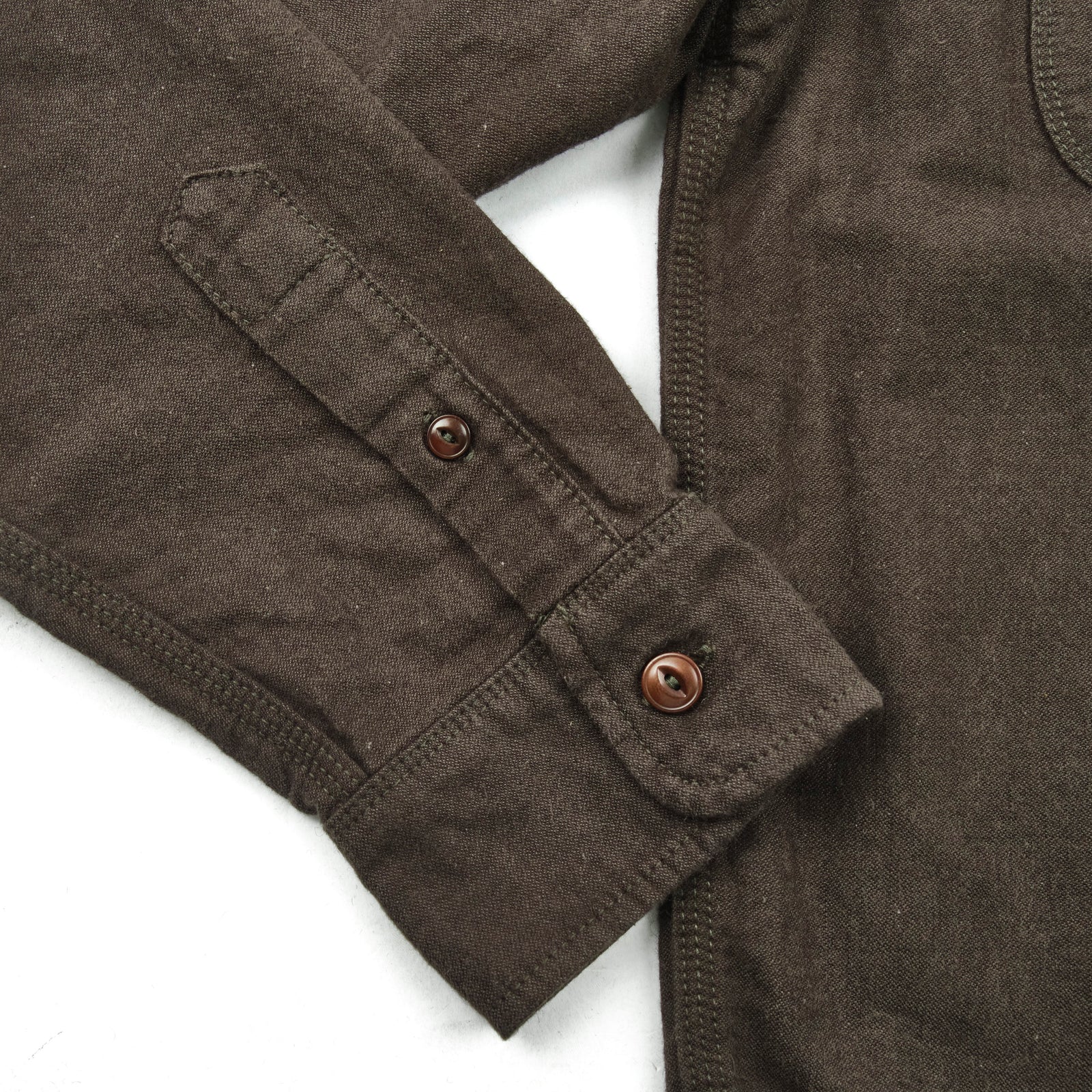 Wells shirt, laid flat details on cuff and buttons
