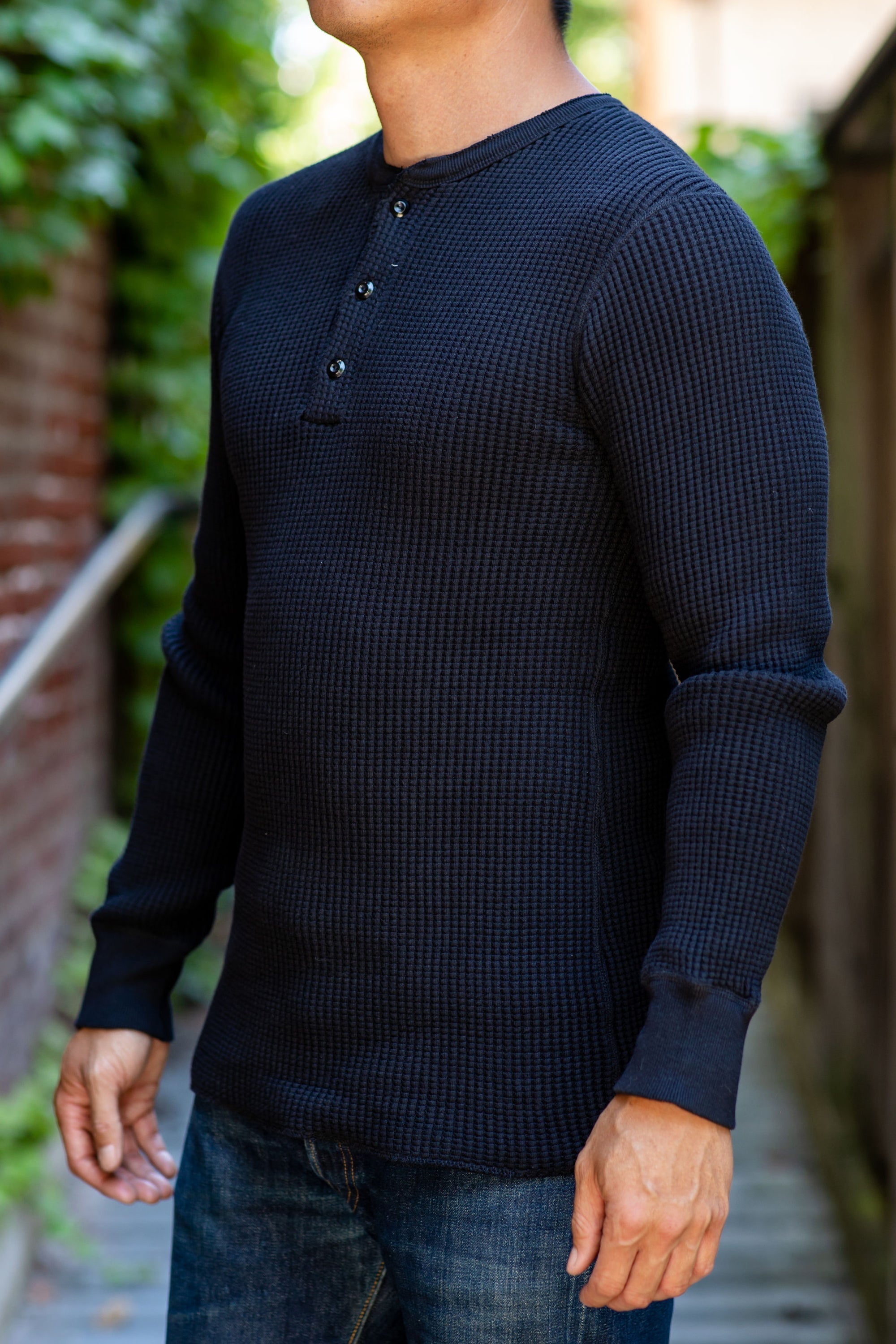 UES Big Waffle Henley - Black