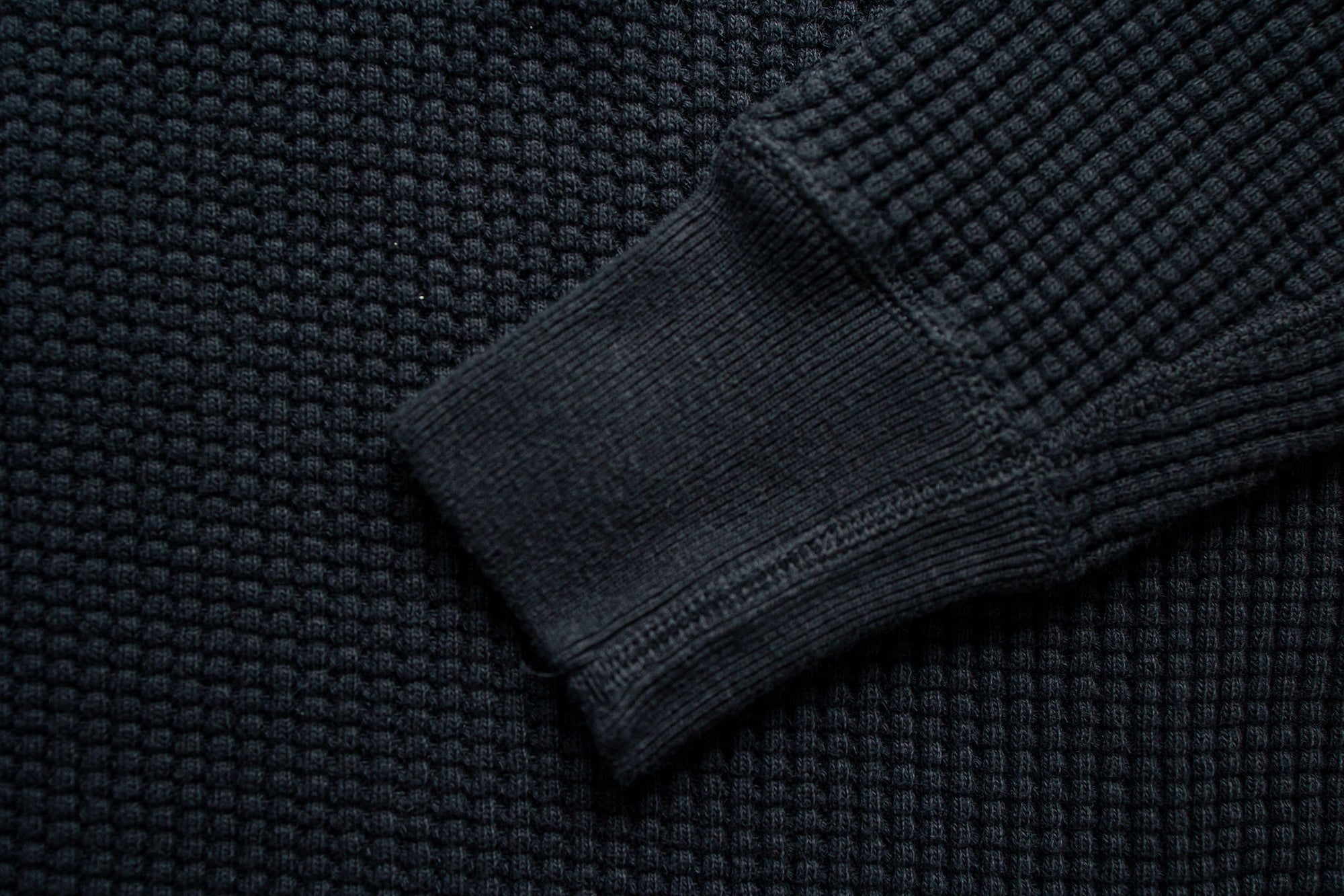 UES Big Waffle Henley - Black